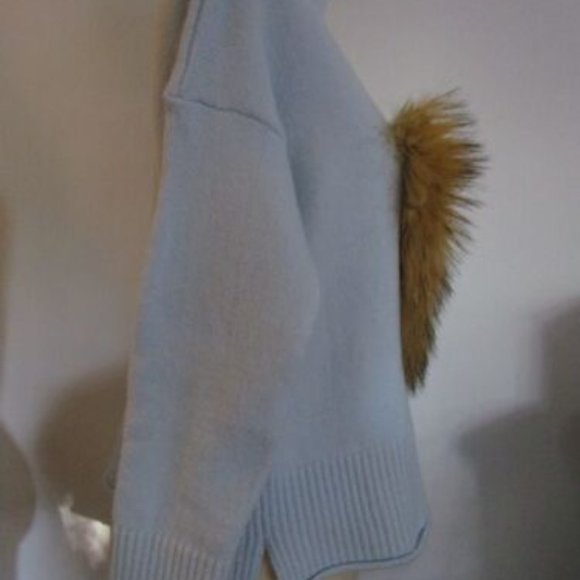 M Faux Fuzzy Foxtail Pullover Sweater Blue Boxy Applique Cuddly Korea - Picture 4 of 7